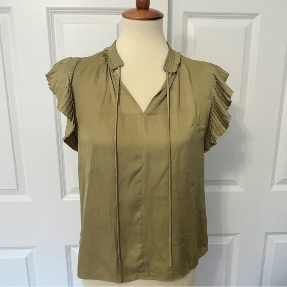 Catherine Malandrino Tops - Catherine Malandrino Silky Celery Ruffle Cap Sleeve Blouse